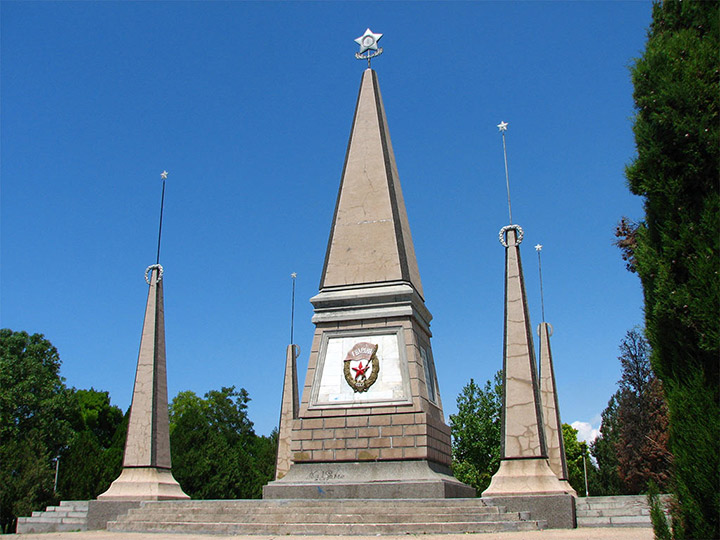 Памятник воинам 2-й Гвардейской армии 